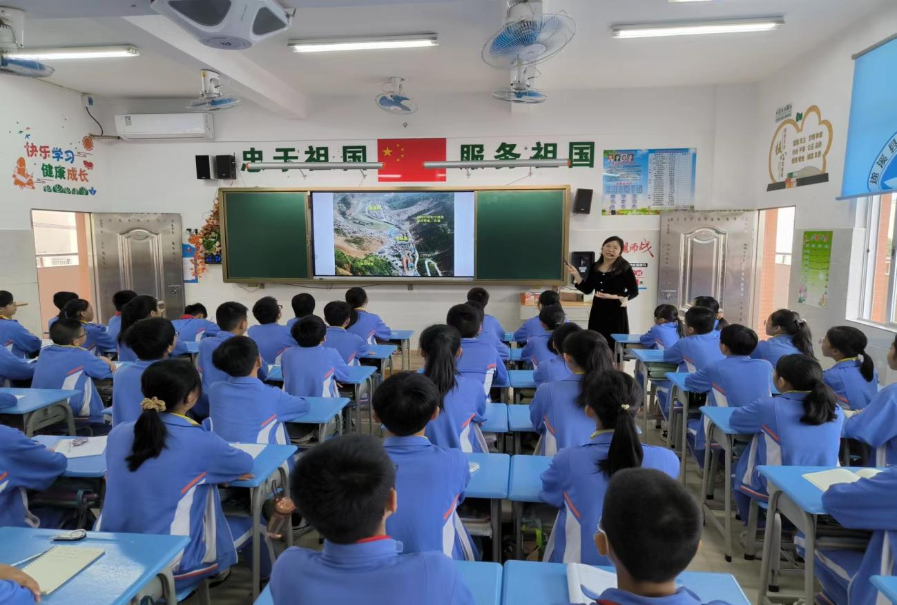 遂溪县减灾委员会办公室会同多部门开展防灾减灾宣传进校园活动2.png