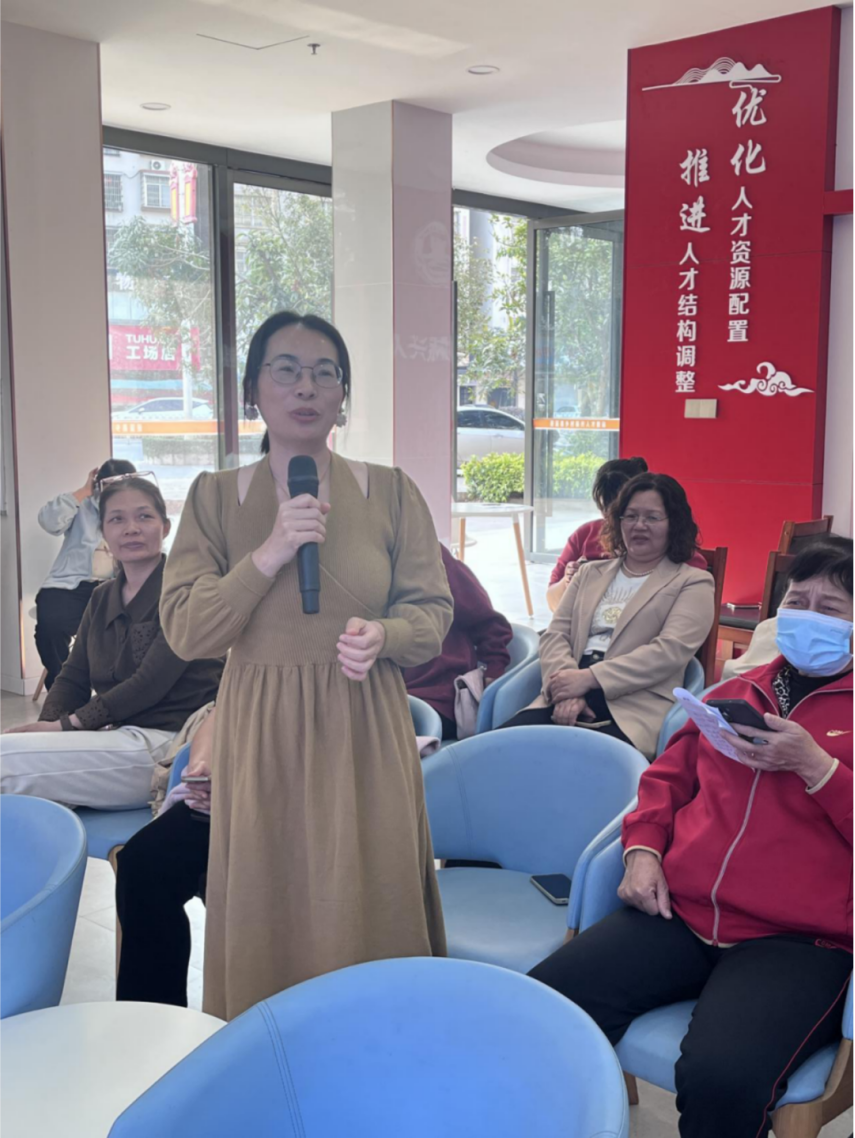 学习身边榜样 凝聚奋进力量｜遂溪县第四十期女性大讲坛开讲861.png